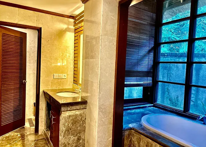 Mai Hotel 5*